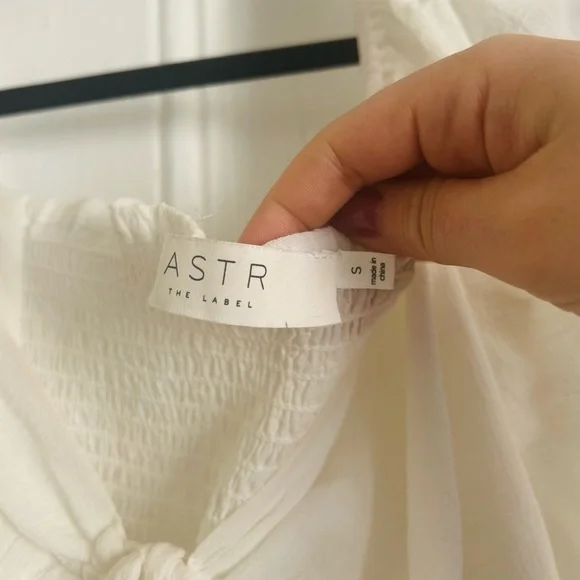 Astr The Label Fremont White Puff Sleeve Tie Front Top - Picture 3 of 5